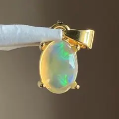 オパールのペンダントトップ260403