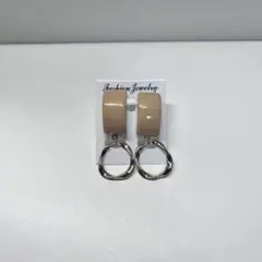 Item thumbnail for item 05ea26a3-9b70-4538-ad91-177628170be4