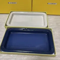 ルクルーゼ　レクタンギュラープレート　二枚 ホワイト、コバルトブルーのサムネイル