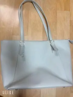 ベージュA4サイズショルダーバッグ ビジネスバックのサムネイル