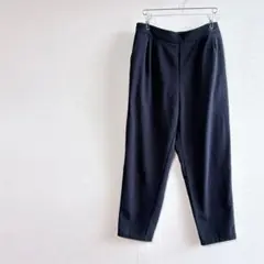 アリシア ページボーイ タック テーパードパンツ ゆったり 裏地付き スリット