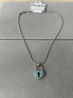 ハート型ロックネックレス 青色ストーン