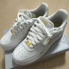 新品未使用 Nike Air Force 1 ホワイト/ゴールド スニーカー