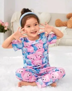 【新品】上下セット　総柄プリント　パジャマセットクマ柄 パジャマセット 110