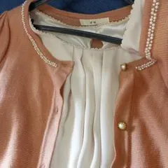 エフデパール付きアンサンブル 七分袖ブラウス長袖サーモンピンクカーディガン