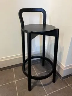 カリモク家具　黒の木製バースツールのサムネイル
