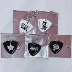 激レア】 hide ギターピックピアス 1ペアセット 【X JAPAN】 - メルカリ