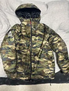 迷彩 フード付き ダウンジャケット
