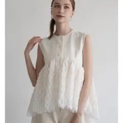 新品 未使用 CADUNE 3Dレースベスト - メルカリ
