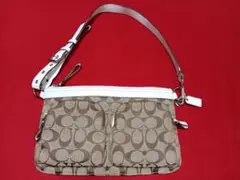 Coach ショルダーバッグ ベージュとホワイト