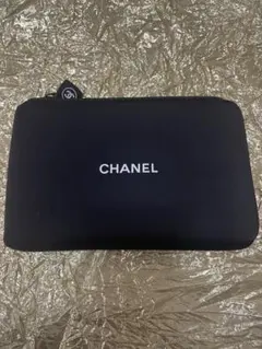 【CHANEL】ロゴ入りファスナー付ポーチ ブラック