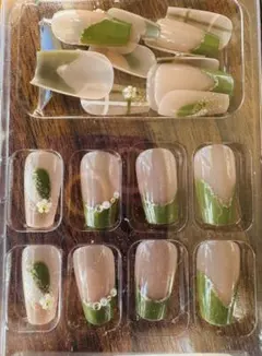 グリーンベージュネイルチップ 24個入り