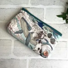 おとぎの国の猫と仲間たち ハンドメイド　フラットポーチ