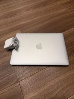MacBook Air (13, 2017) / メモリ8GB / シルバー