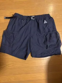 着用1回のみ　nikeナイキ ACG　スノーグラス　カーゴ ショートパンツ XLのサムネイル