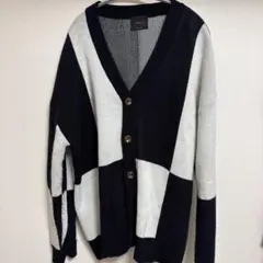 美品✨ β（ベータ）ビーズワッペン付き Vネック ニット カーディガン