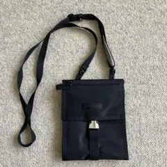 【美品】コムサデモード 黒 ミニバッグ ショルダーバッグ サコッシュ ポシェットのサムネイル