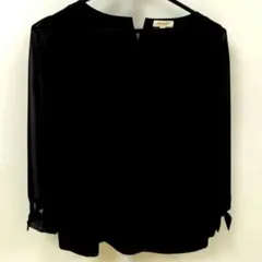 ブラック プリーツデザイン 五分袖ブラウス美品ワールドのサムネイル