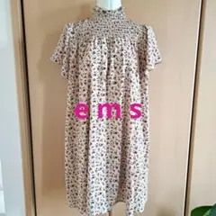 e m s❇384❇新品⭐花柄フリル袖ブラウス 半袖