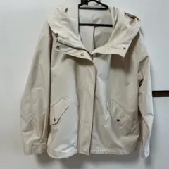 GUホワイト フード付き マウンテンパーカー