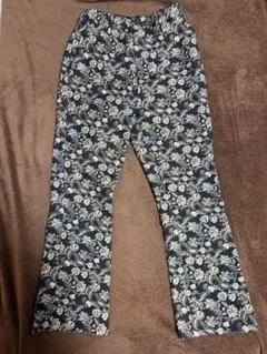 JEANASIS 花柄　フレアパンツ　黒　ジナシス　S