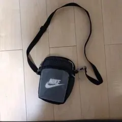 早い者勝ちです!!【中古品】Nike ショルダーバッグのサムネイル