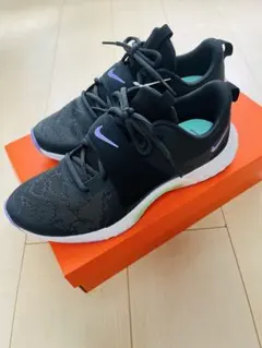 新品未使用・美品・箱タグ付き NIKEレディーススニーカー 24cmナイキ 靴のサムネイル
