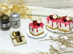 ミニチュアスイーツ♡プティフール♡3種ベリー♡樹脂粘土♡ミニチュアケーキ