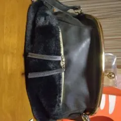 ファー付き合成皮革がま口ショルダーバッグ