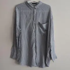 Bershka　ストライプシャツ