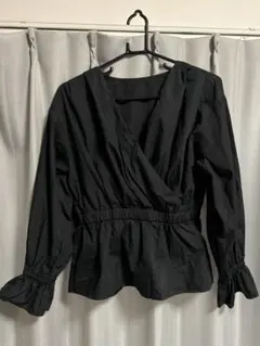GU 黒 長袖ブラウス M
