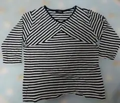 A-33 美品！　ストライプ柄Vネックトップス