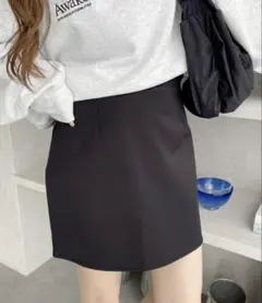 Ada. シンプル台形ミニスカート【裏地付き＆インナーパンツ付き】