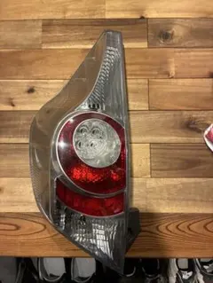 アクア　ライト　NHP10 右テールランプ ユニット　中古品 アクア ライト NHP10 右テールランプ ユニット 中古品 - メルカリ
