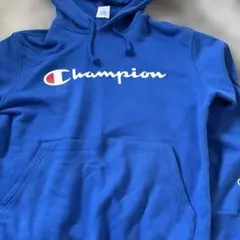 【この時期限定価格‼️】Champion プルオーバーパーカー ブルー