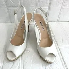 DIANA ダイアナ　 オープントゥサンダル　22.5cm ホワイト　ハイヒール