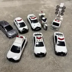 トミカ✴︎警察車両ミニカーセット 8台★パトカー、白バイ、サイレン