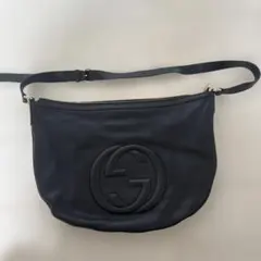GUCCI ブラックレザーショルダーバッグのサムネイル