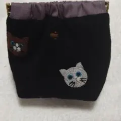 ネコ刺繍　バネ口ポーチ(小)