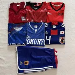 サッカーユニフォーム、サッカーウェアまとめ売り 13点セット - メルカリ