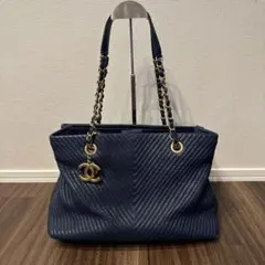 CHANEL シェブロン Vステッチ チェーンショルダーバッグ ネイビーのサムネイル
