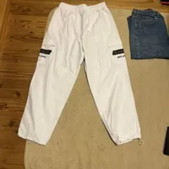 ナイロンズボン