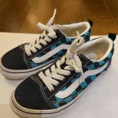 Item thumbnail for item 7593ec5b-dc9e-4cb4-be25-11ae36dbdccc