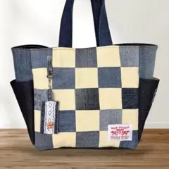 大きめトートバッグ　リメイクデニム　パッチワーク