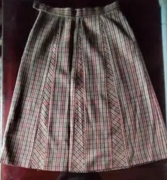 チェック柄プリーツ加工ひざ丈スカート　11号 ウール100%