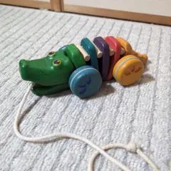 plantoys 木製おもちゃ ワニの手引きぐるまのサムネイル