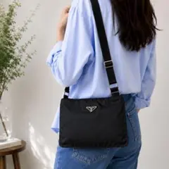 PRADA プラダ ナイロン 三角ロゴ ショルダーバッグ 斜め掛け 黒 男女兼用