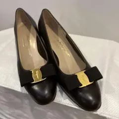 Salvatore Ferragamo ヴァラ パンプス ダークブラウンのサムネイル