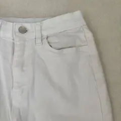 値下げ中！DHOLIC ホワイトデニムパンツ　フリンジ付きのサムネイル