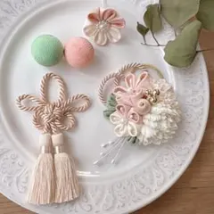 卒園卒業式や七五三に！マムと梅花の髪飾り　花結びタッセル付　ベージュ